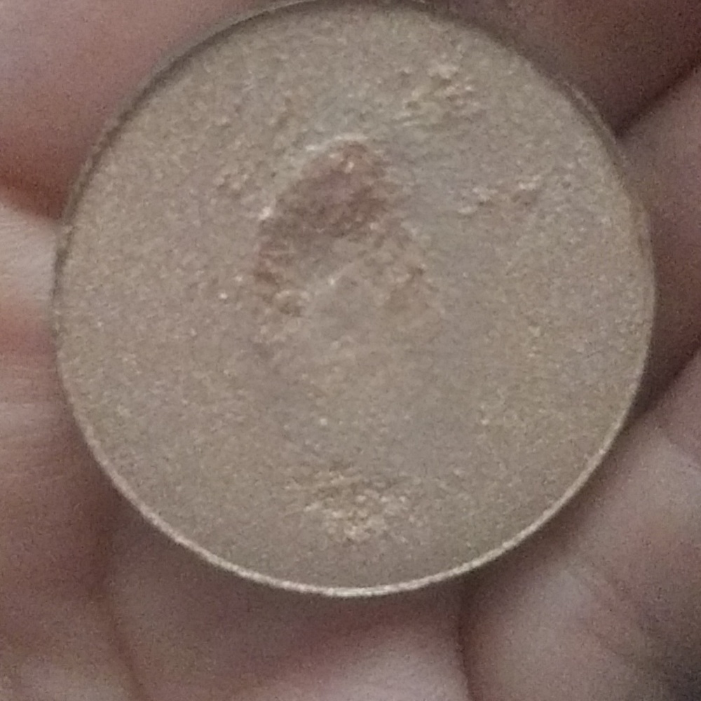 Juvias place single shadow